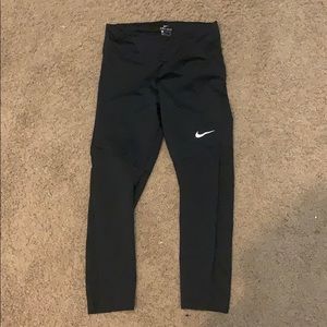 Women’s Nike Dry Fit Cropped Leggings